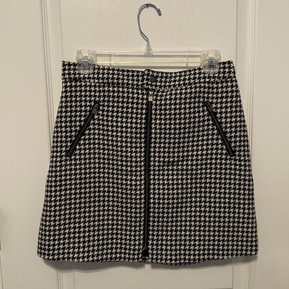 Hollister Houndstooth Skirt! (Discontinued)